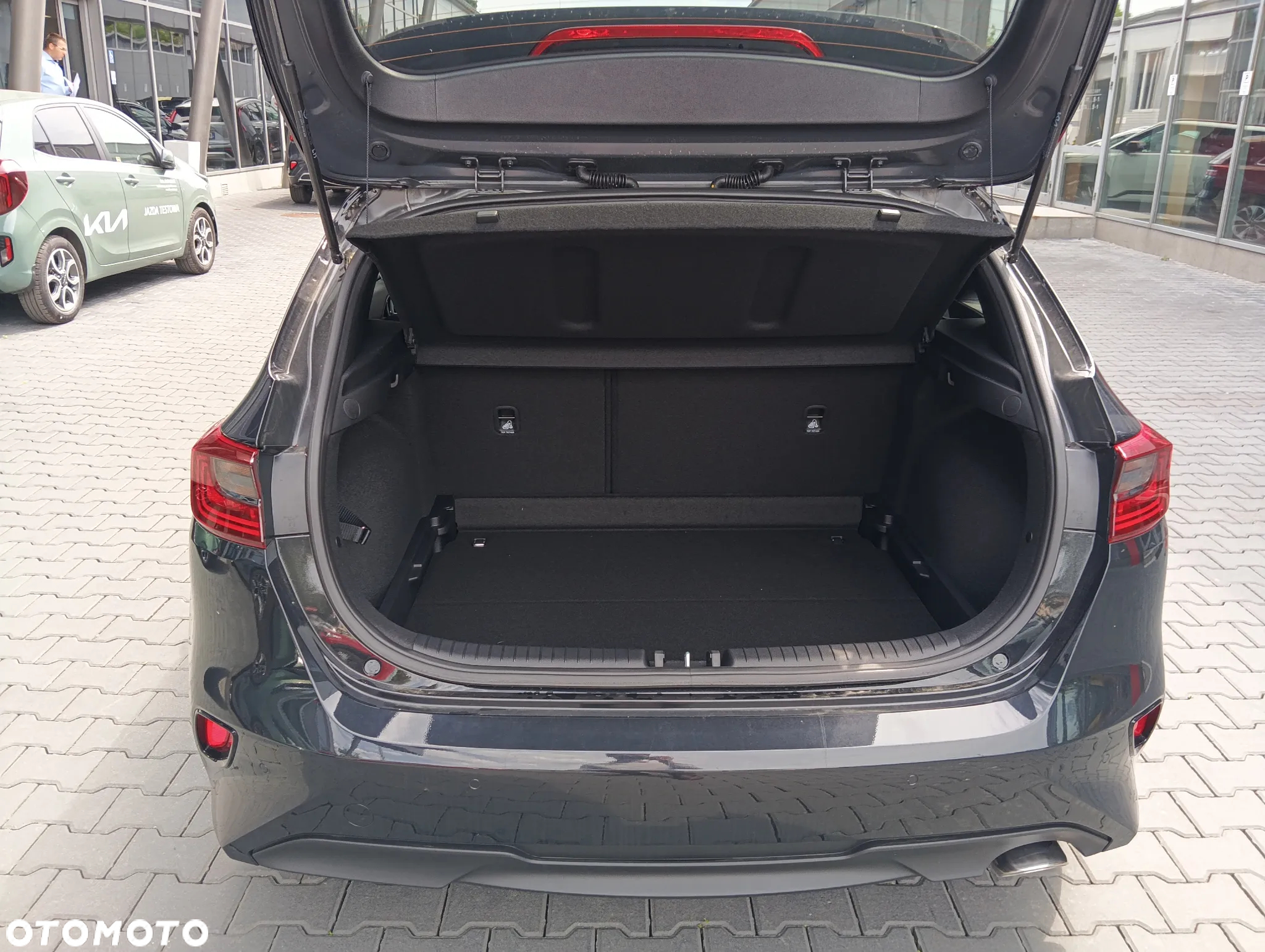 Kia Ceed - 12