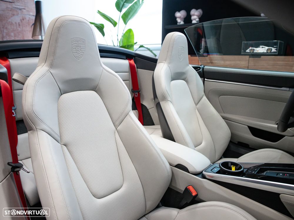 Porsche 911 (992) Carrera 4S PDK - 58