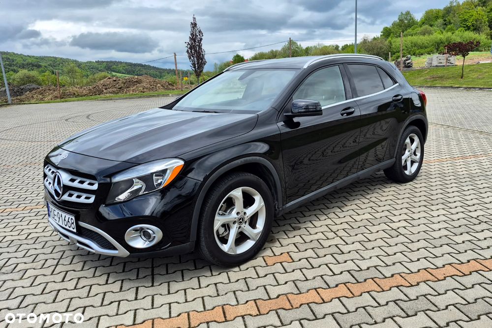 Mercedes-Benz GLA 250 4-Matic - 4
