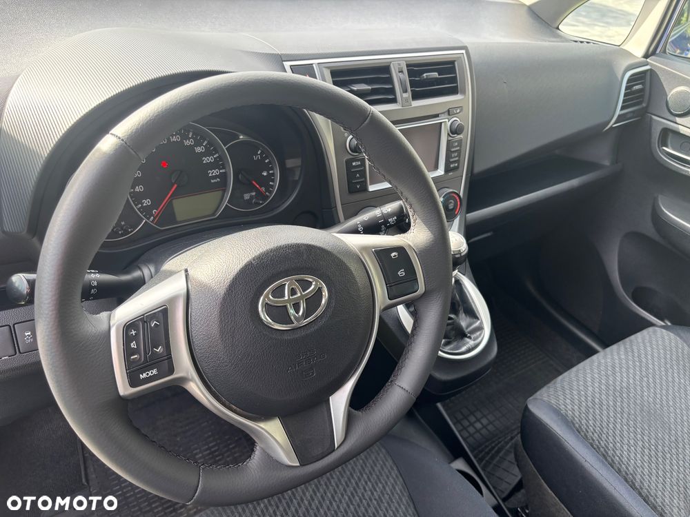 Toyota Verso S 1.33 Premium - 21