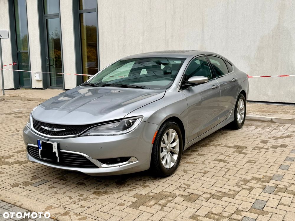 Chrysler 200