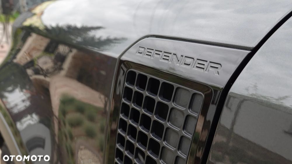 Land Rover Defender - 5