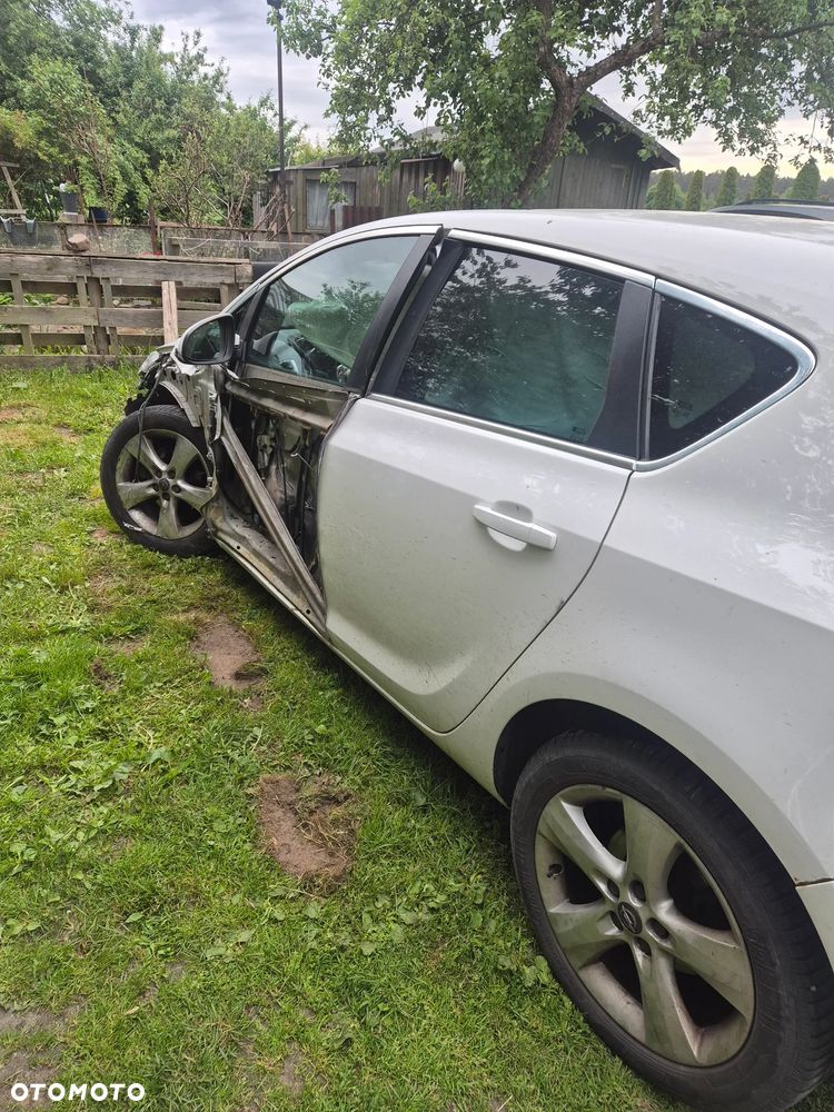 Opel Astra 1.6 Cosmo - 4