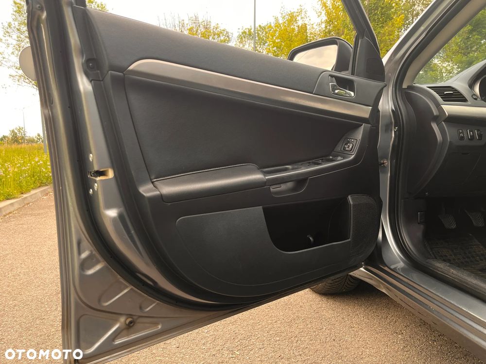 Mitsubishi Lancer 1.6 Invite - 15