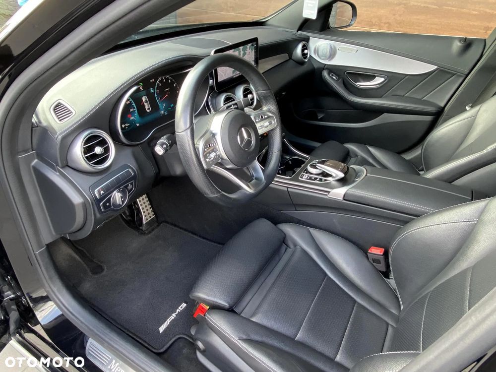 Mercedes-Benz Klasa C 200 4Matic 9G-TRONIC - 32