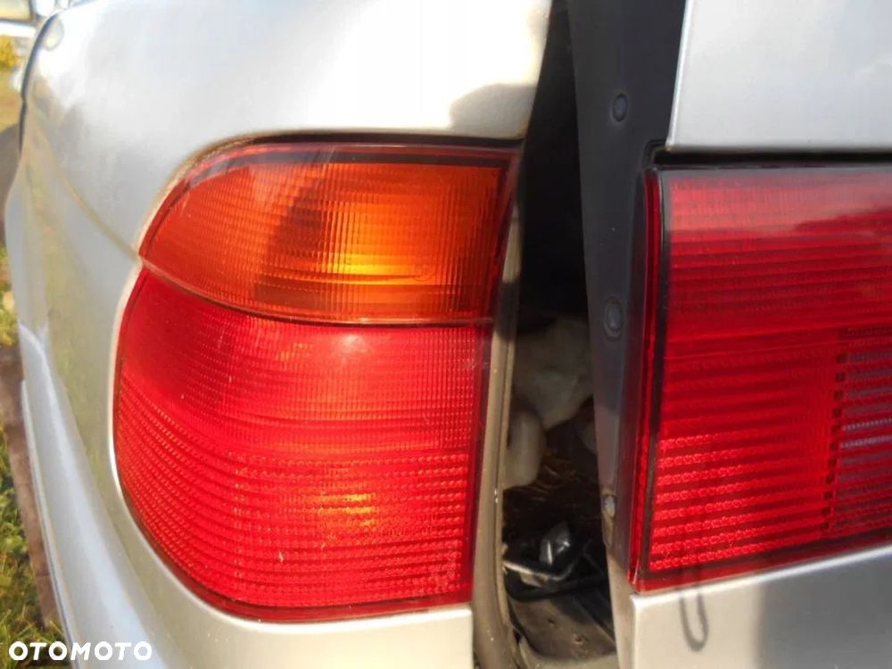BMW E39 KOMBI LAMPA LAMPA TYŁ LEWA - 1