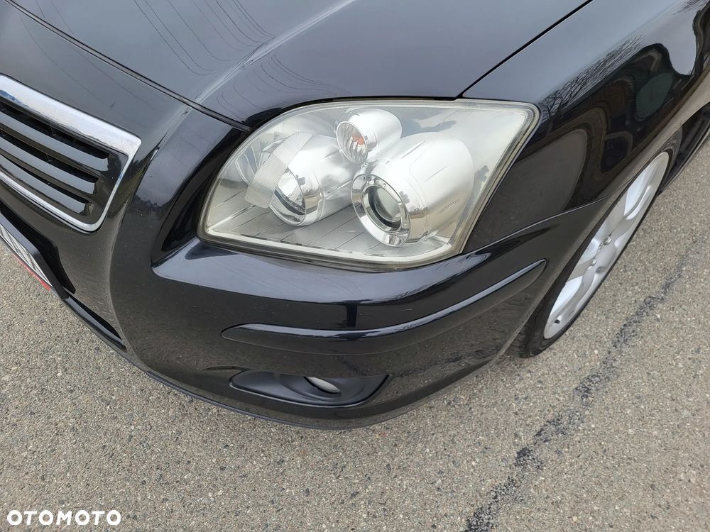 Toyota Avensis 1.8 VVT-i Executive - 28