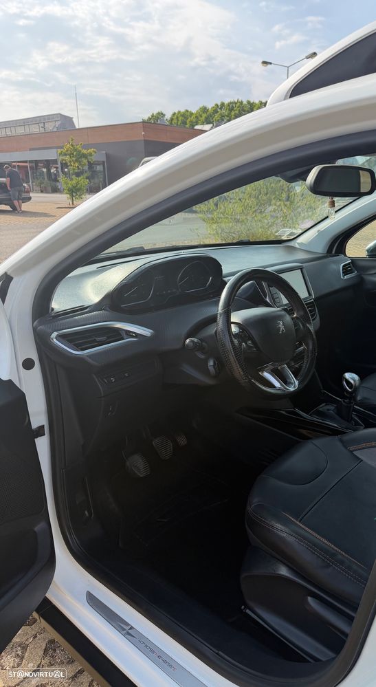 Peugeot 2008 1.2 PureTech Crossway - 12