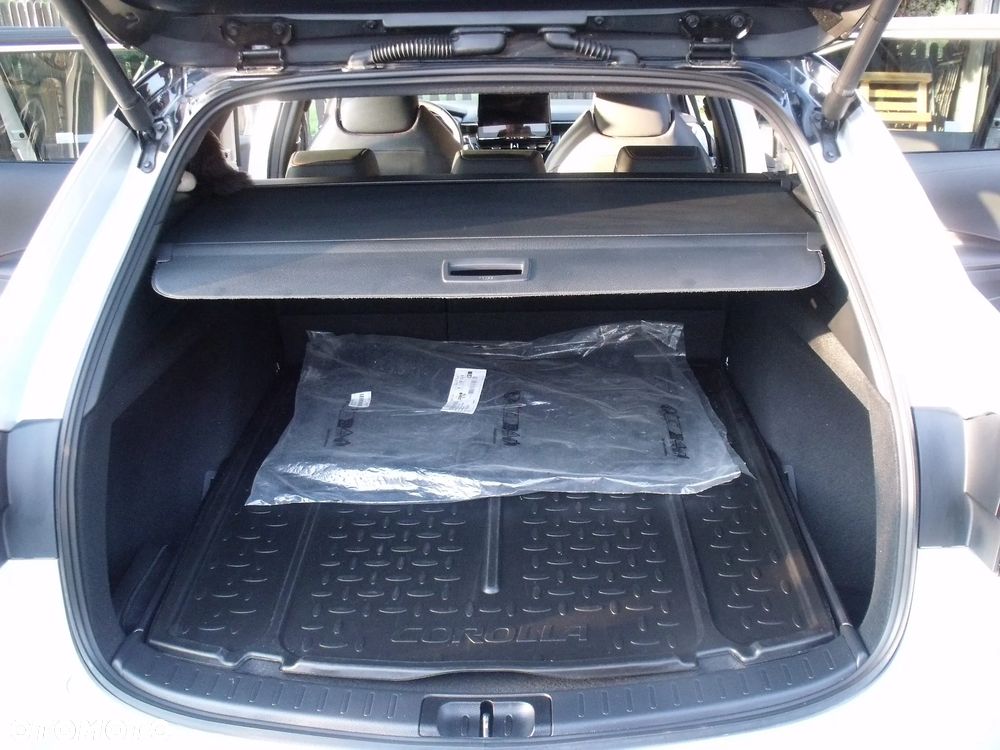 Toyota Corolla 1.8 Hybrid GR Sport Dynamic - 18