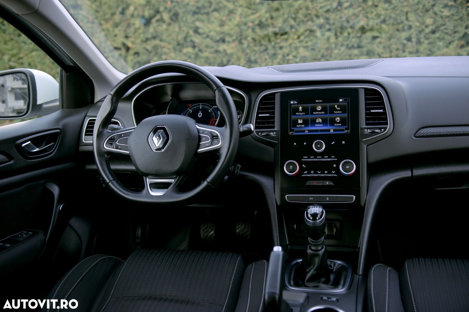 Renault Megane BLUE dCi 115 BUSINESS EDITION - 4