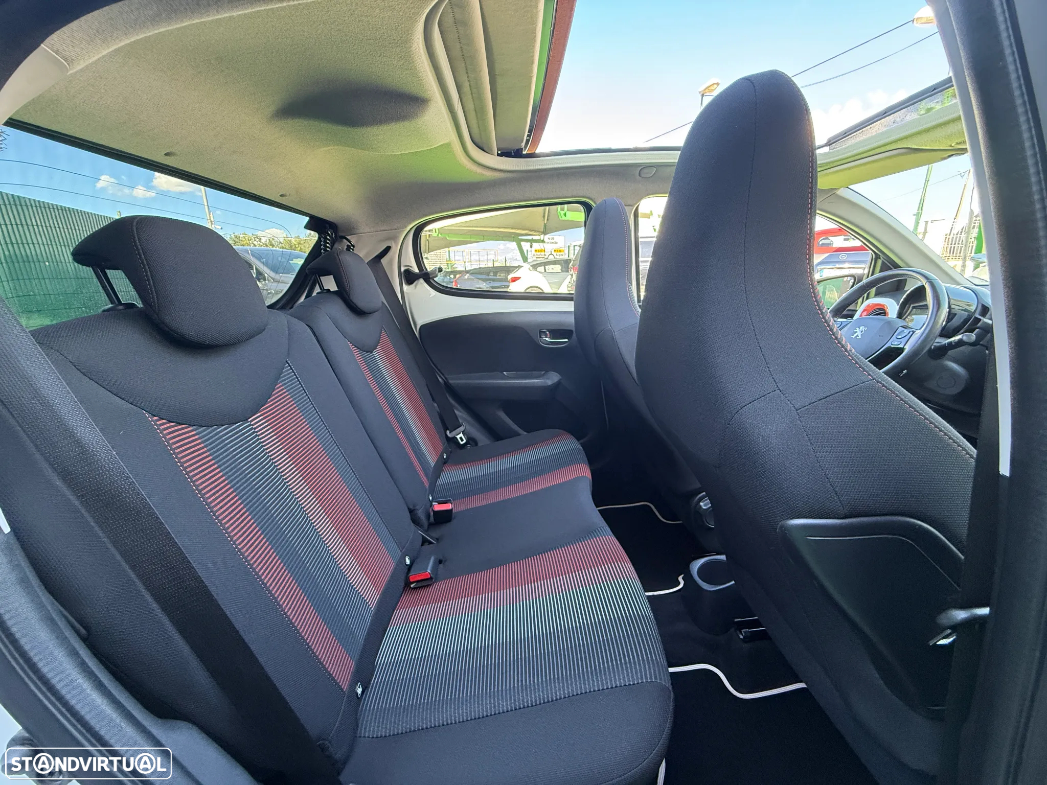 Peugeot 108 1.2 PureTech Top! Roland Garros - 28