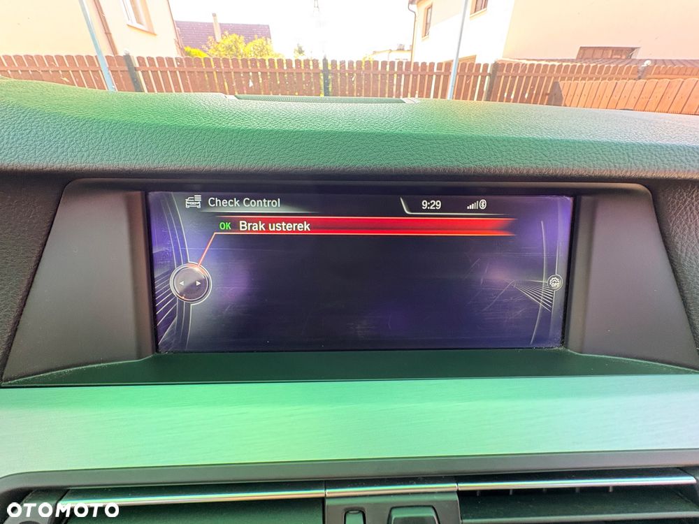 BMW Seria 5 520d - 24