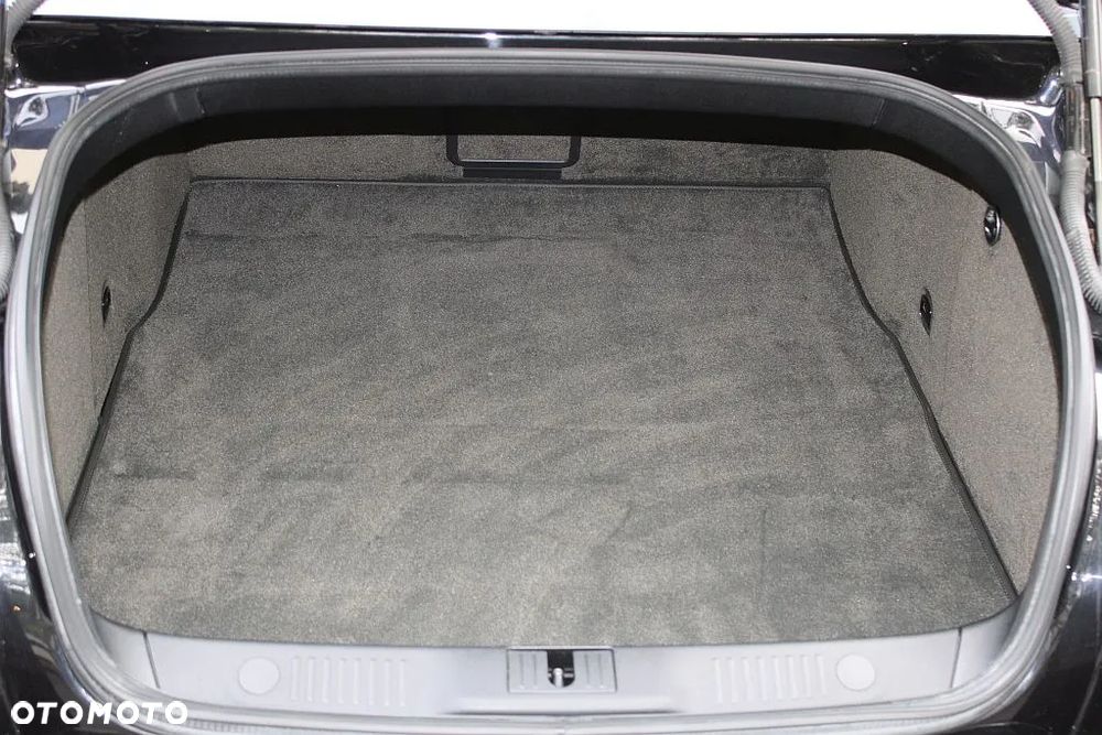 Bentley Flying Spur W12 - 39