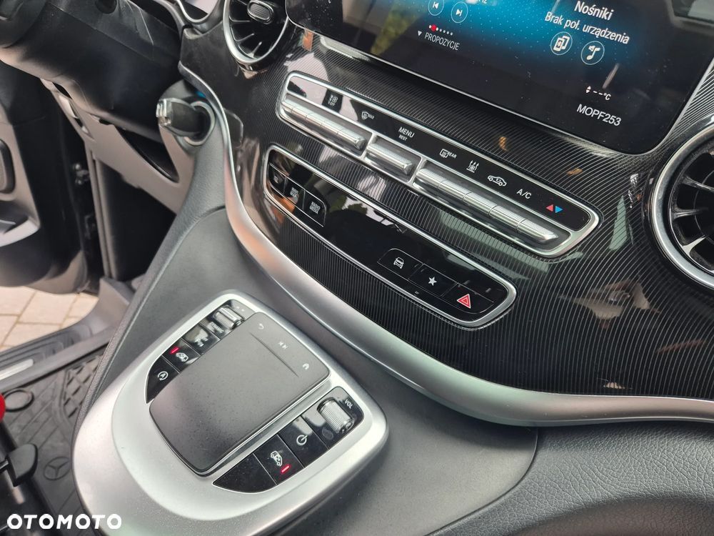 Mercedes-Benz Klasa V - 30