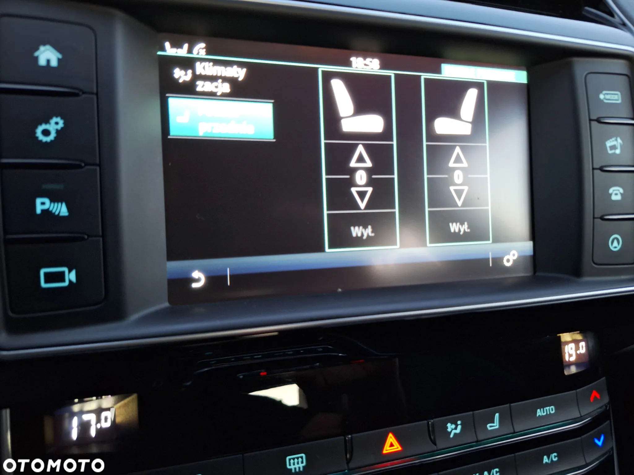 Jaguar XE 2.0 D R-Sport - 33
