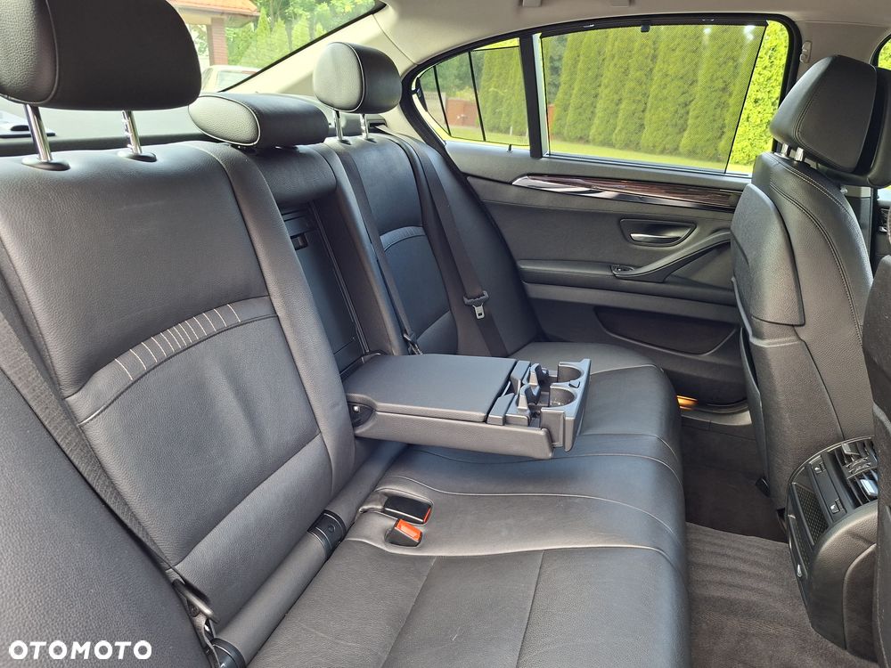 BMW Seria 5 520d xDrive Luxury Line - 17