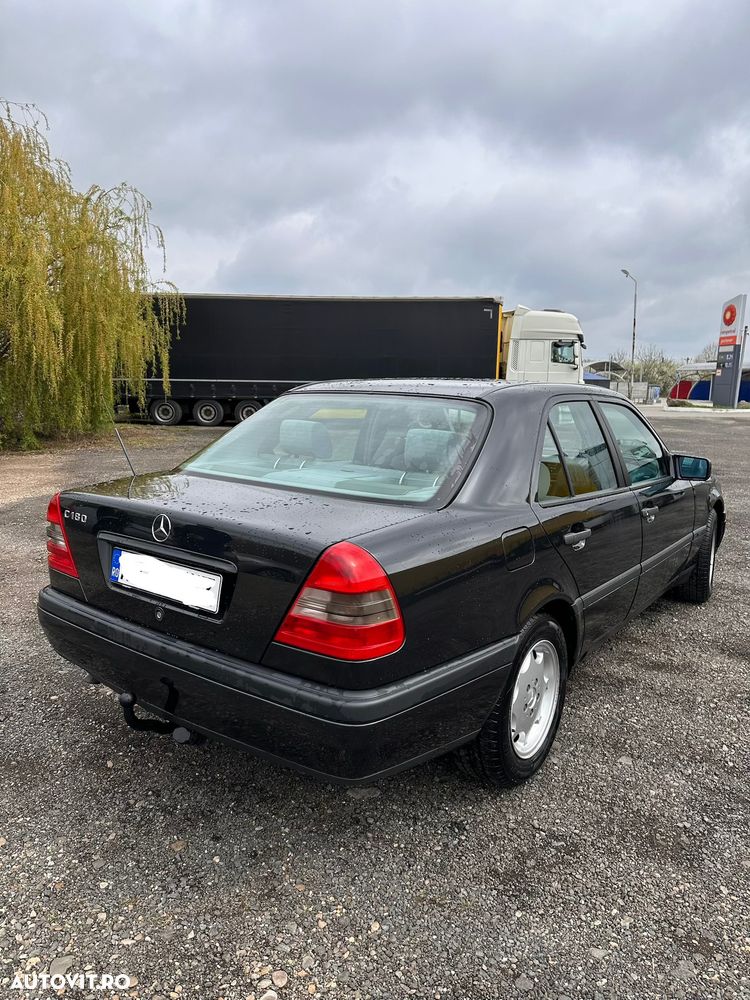 Mercedes-Benz C - 9
