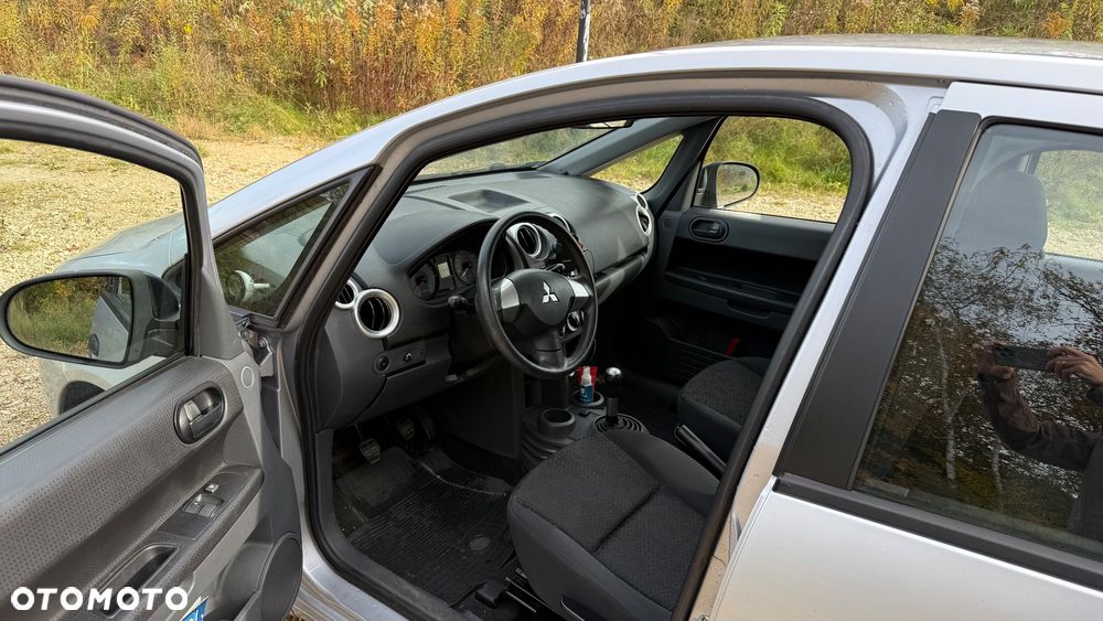 Mitsubishi Colt - 14