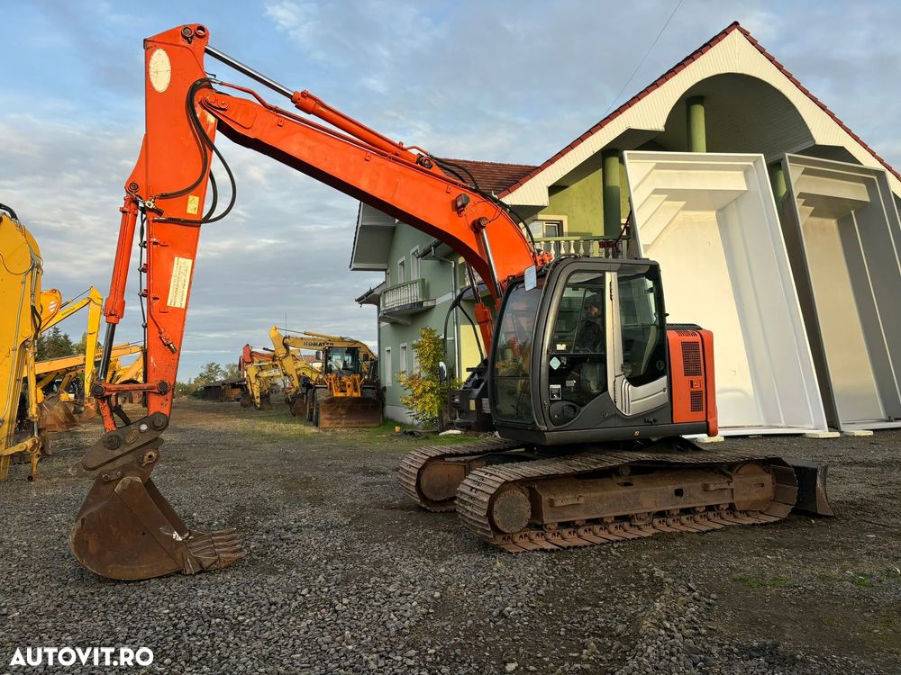 Hitachi ZX135US-3 - 11