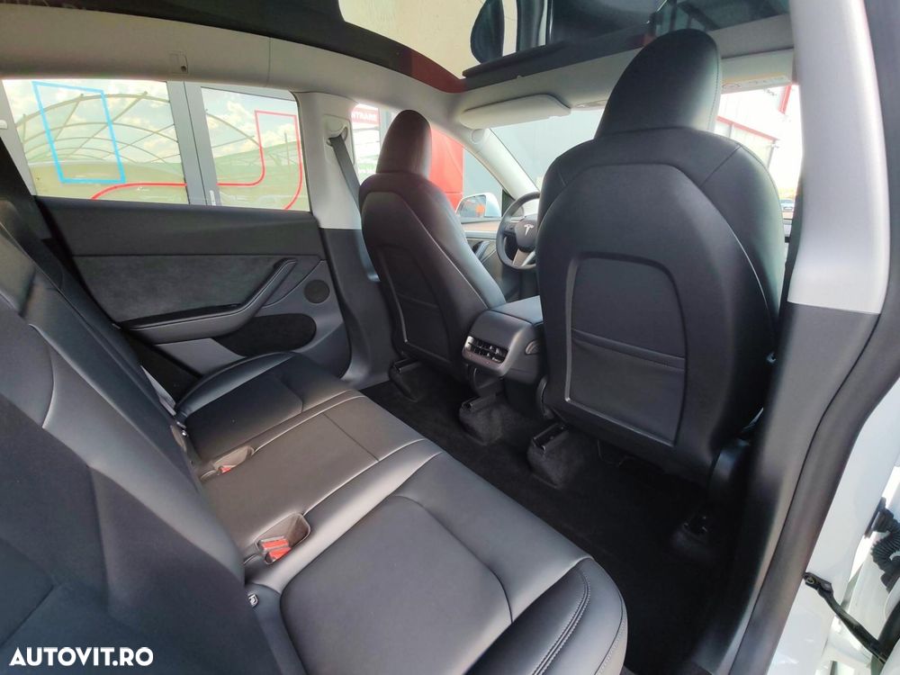 Tesla Model Y - 20