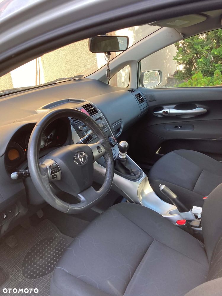 Toyota Auris 1.4 D-4D Terra EU5 - 8