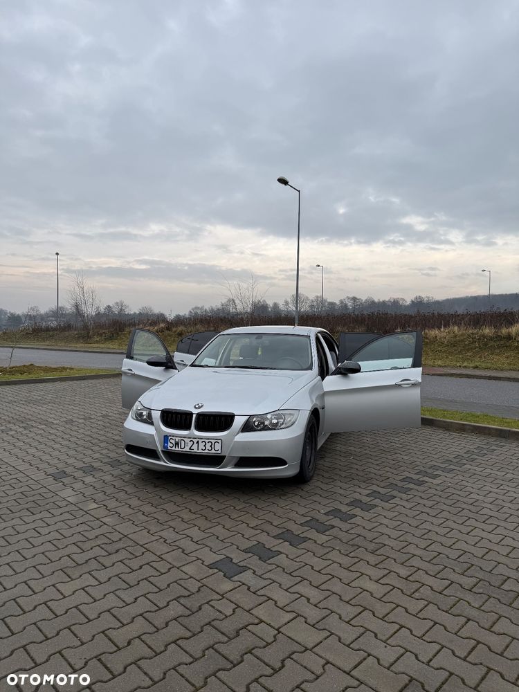 BMW Seria 3 318i - 2