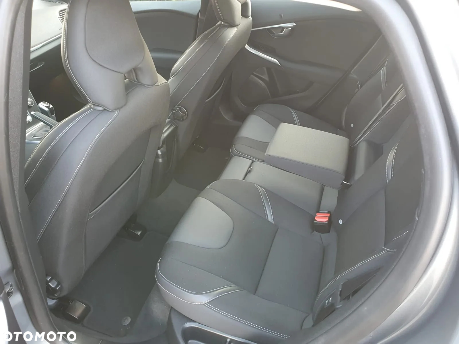 Volvo V40 D4 Drive-E Momentum - 30