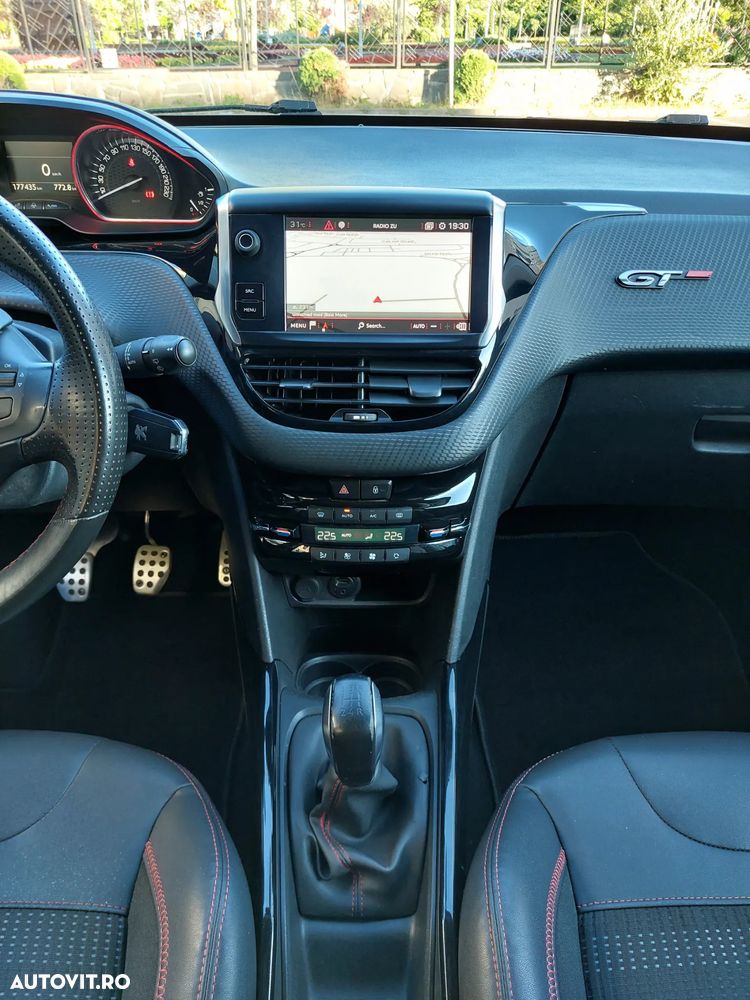 Peugeot 2008 1.6 BlueHDi FAP GT-Line - 11