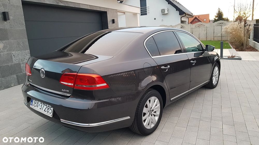 Volkswagen Passat 2.0 TDI DPF Highline - 11