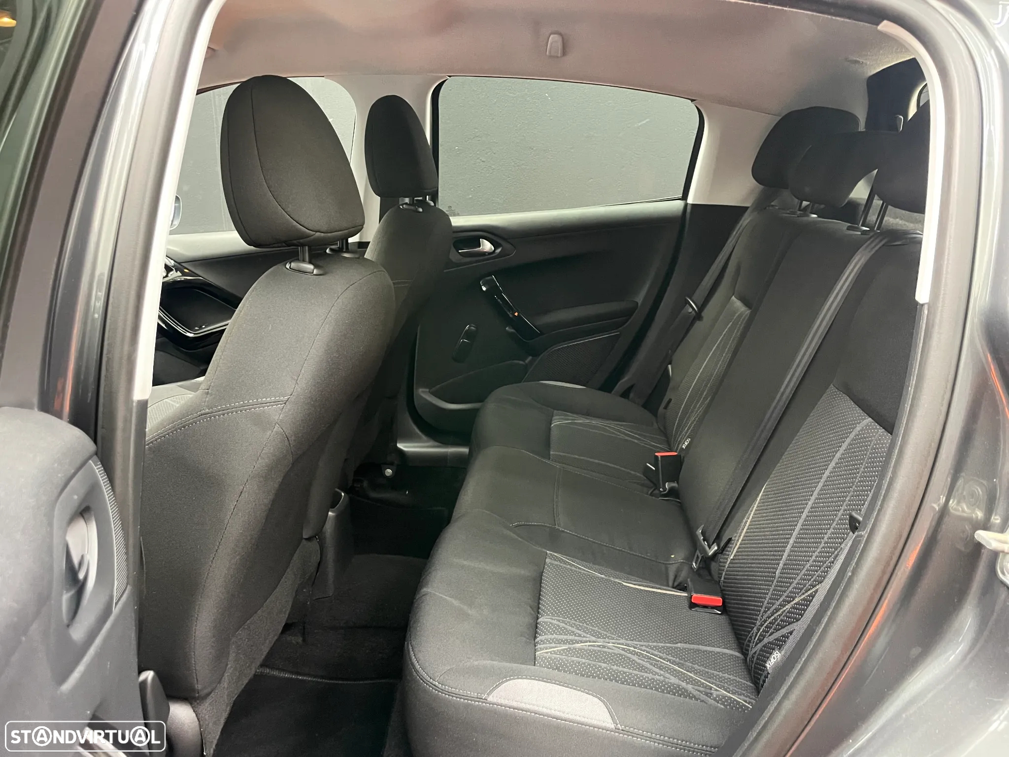 Peugeot 208 1.2 PureTech Style - 12
