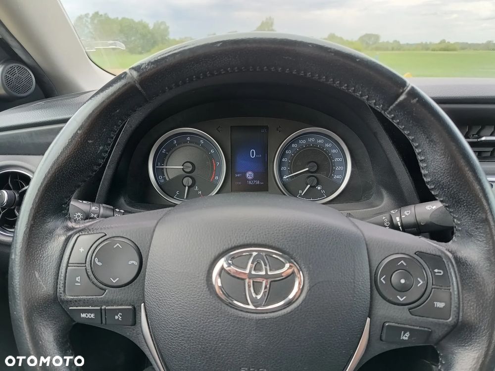 Toyota Corolla 1.6 Premium - 5