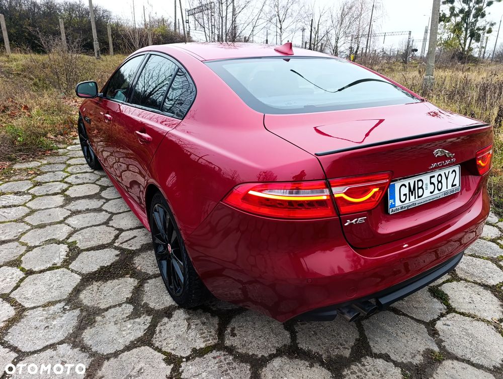 Jaguar XE 20d R-Sport - 8