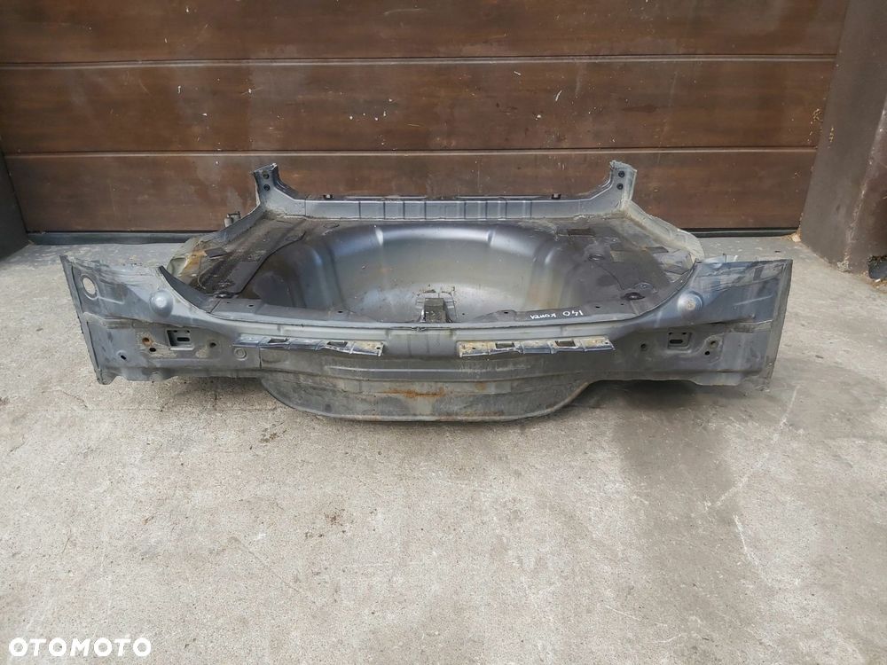 HYUNDAI i40 Kombi pas tylny wanna podłoga - 5