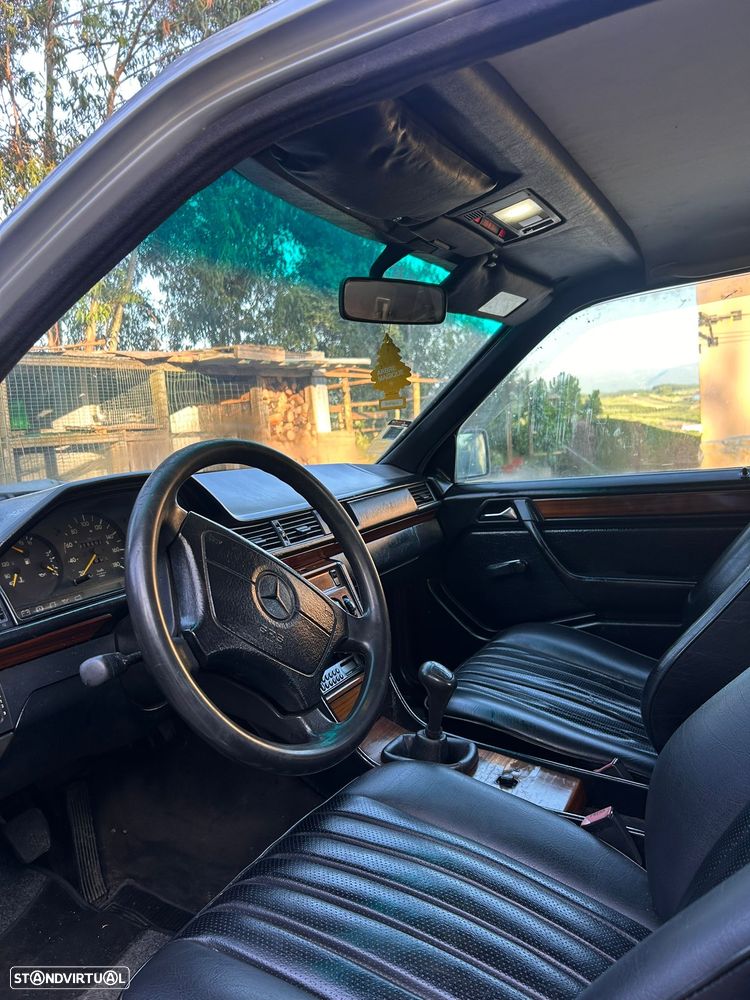 Mercedes-Benz W201 (1982-1993) 190 D 2.0 - 6