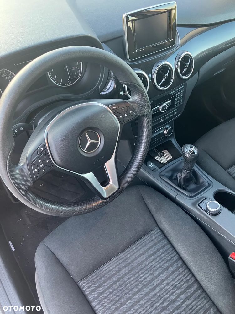 Mercedes-Benz Klasa B 180 (BlueEFFICIENCY) - 5