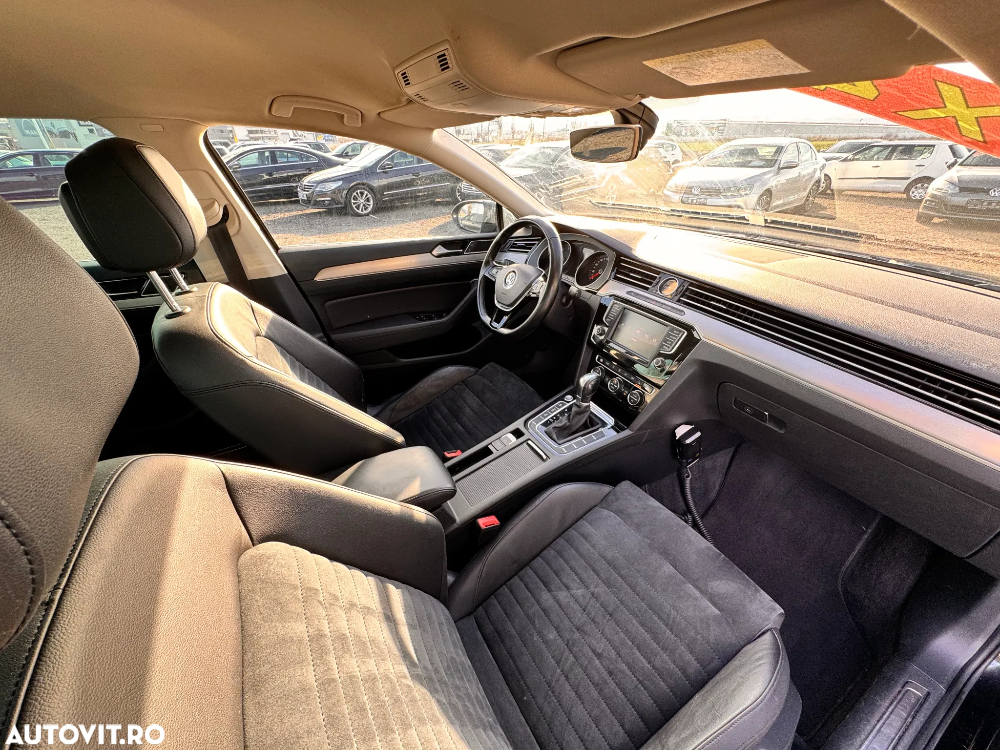 Volkswagen Passat Variant 2.0 TDI DSG 4Motion Highline - 23
