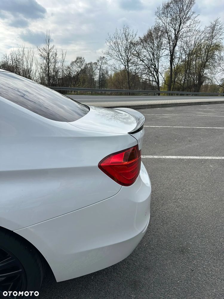 BMW Seria 3 320d - 9