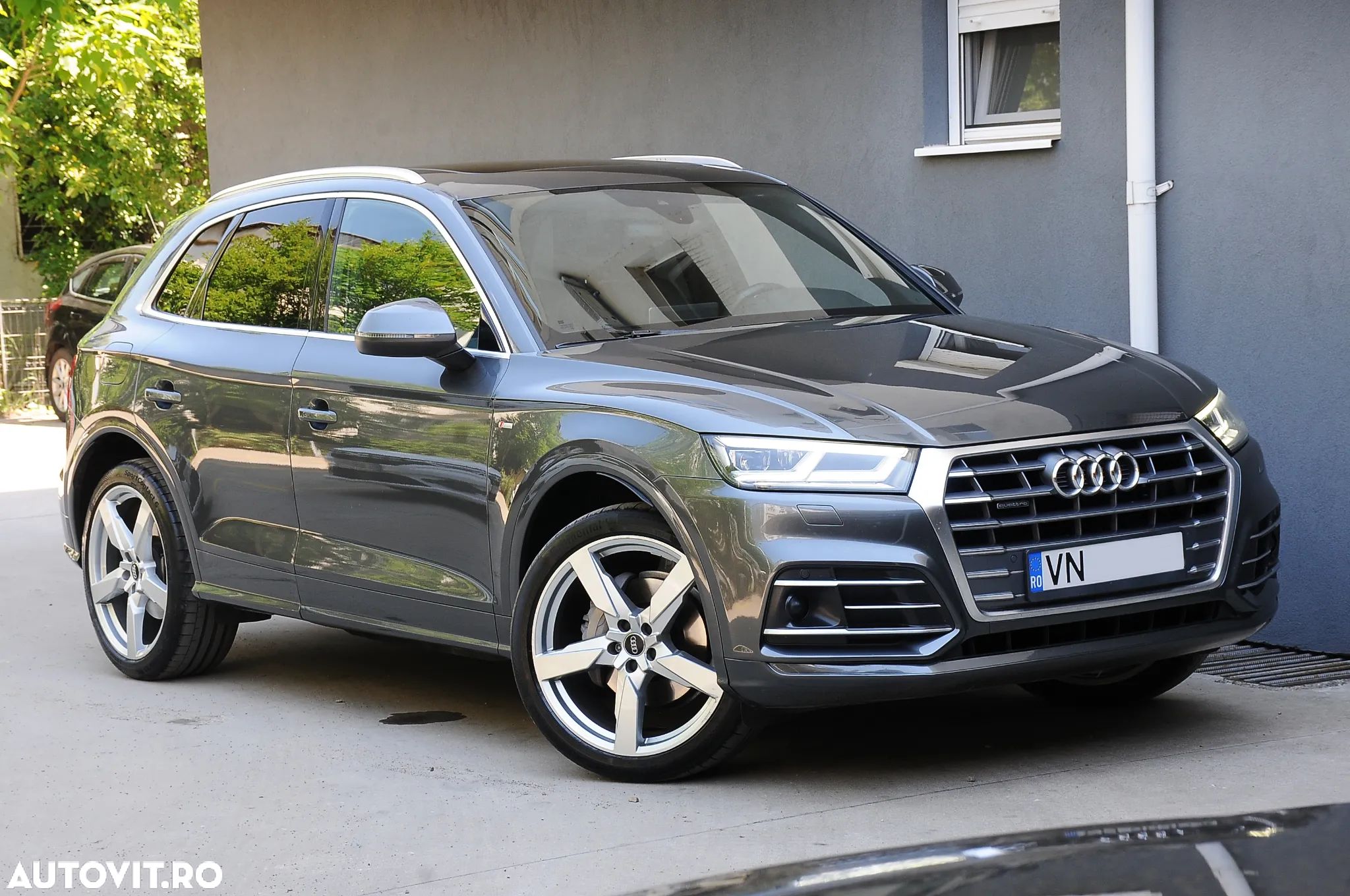 Audi Q5 2.0 40 TDI quattro S tronic Design - 1