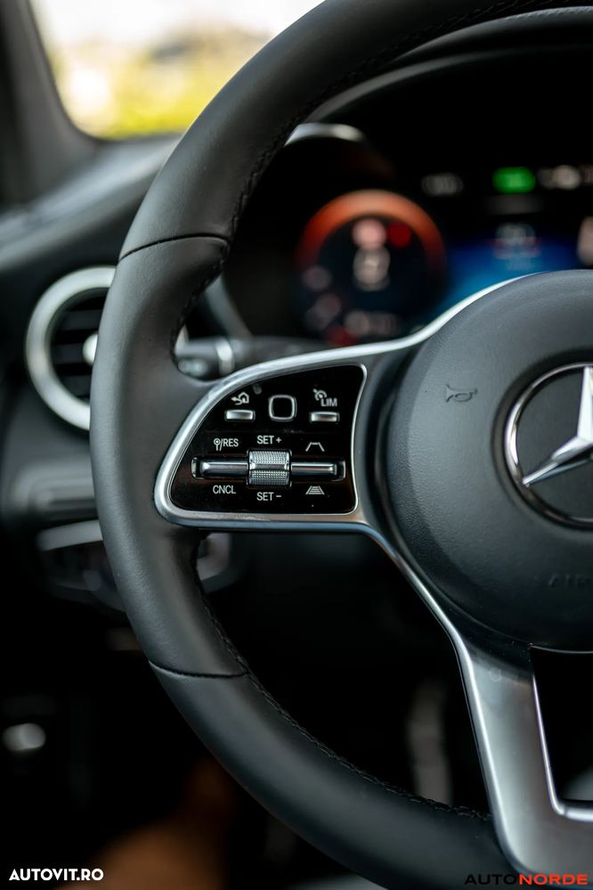 Mercedes-Benz GLC - 26