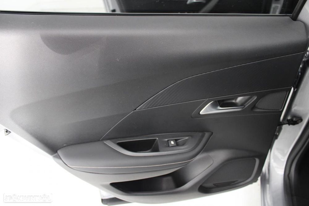 Peugeot e-2008 54 kWh Allure - 13