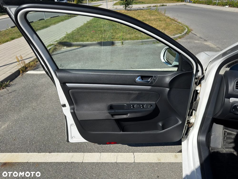 Volkswagen Golf 1.6 TDI Comfortline - 11