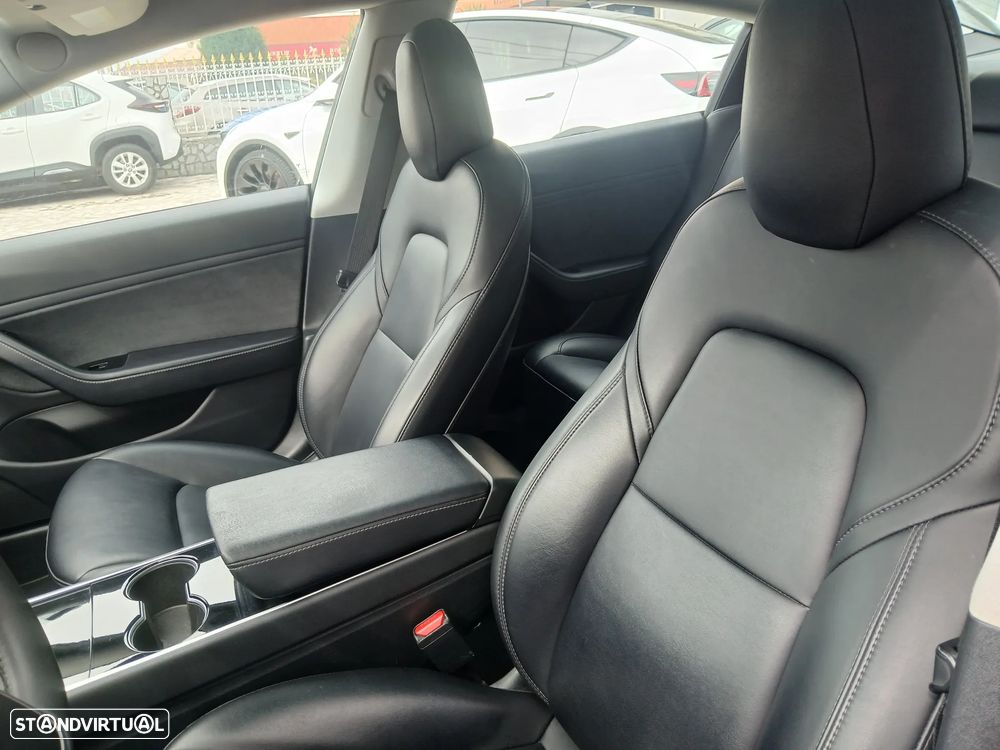 Tesla Model 3 - 16