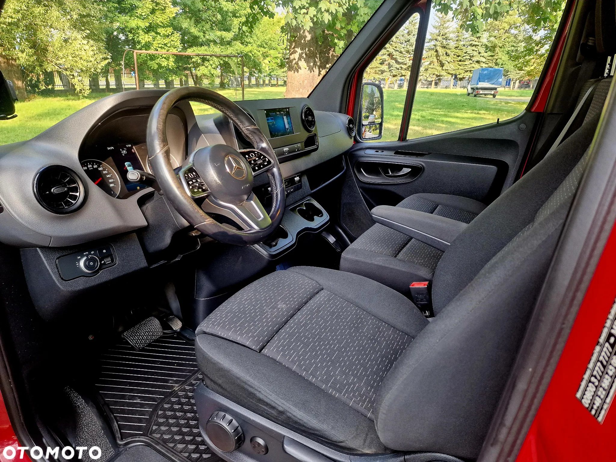 Mercedes-Benz SPRINTER - 15