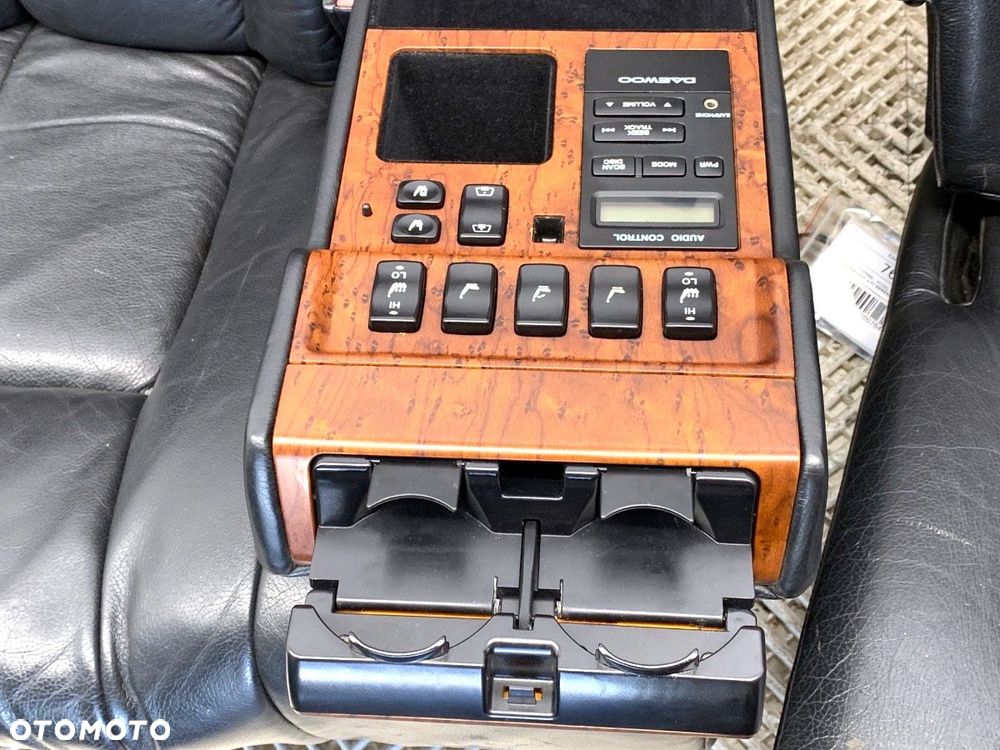 KANAPA DRUGI RZĄD  SSANGYONG CHAIRMAN (HT_) 1997 - 2022 3.2 165 kW [225 KM] benzyna 2011 - 2022 - 7