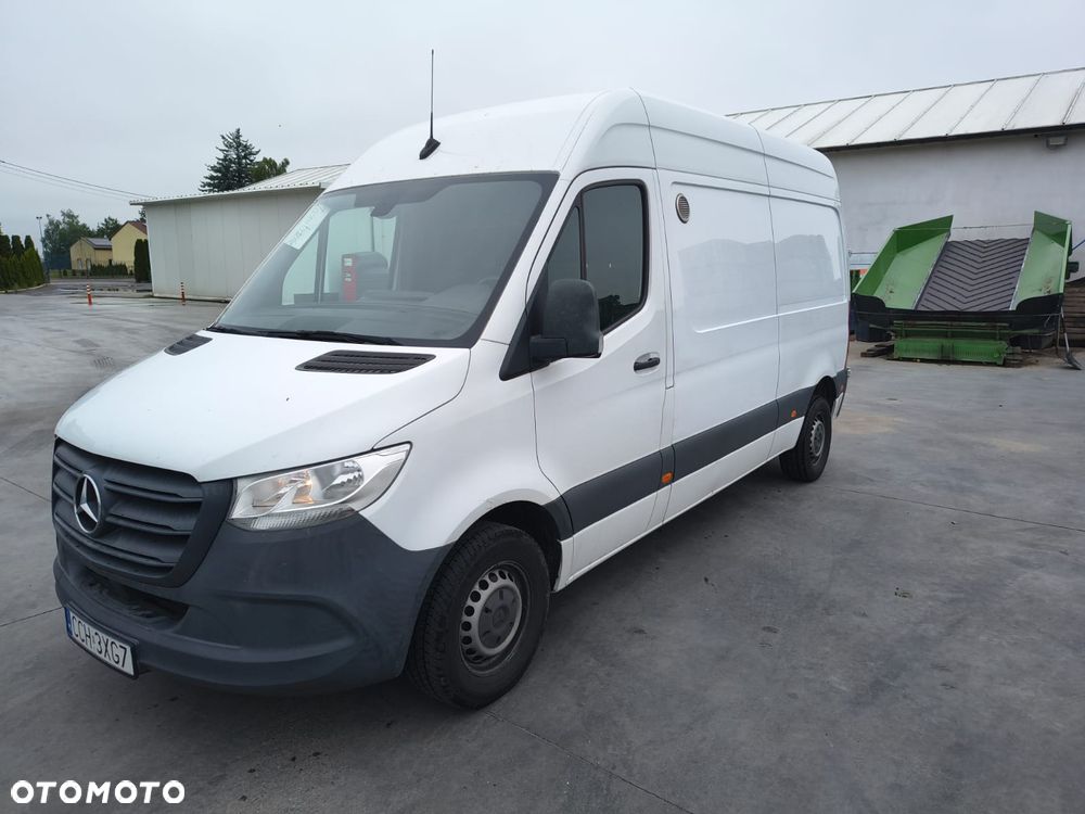 Mercedes-Benz Sprinter - 2