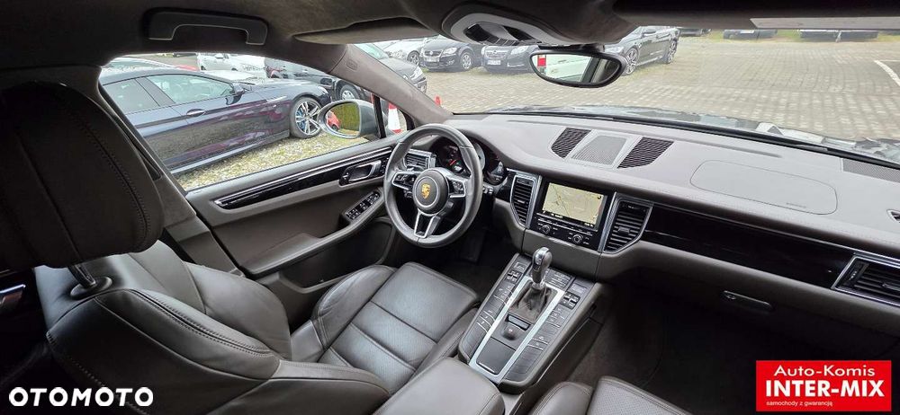 Porsche Macan - 24