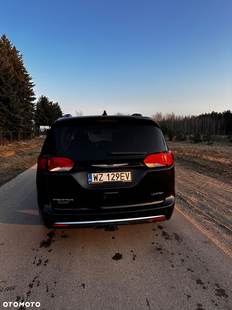 Chrysler Pacifica - 7