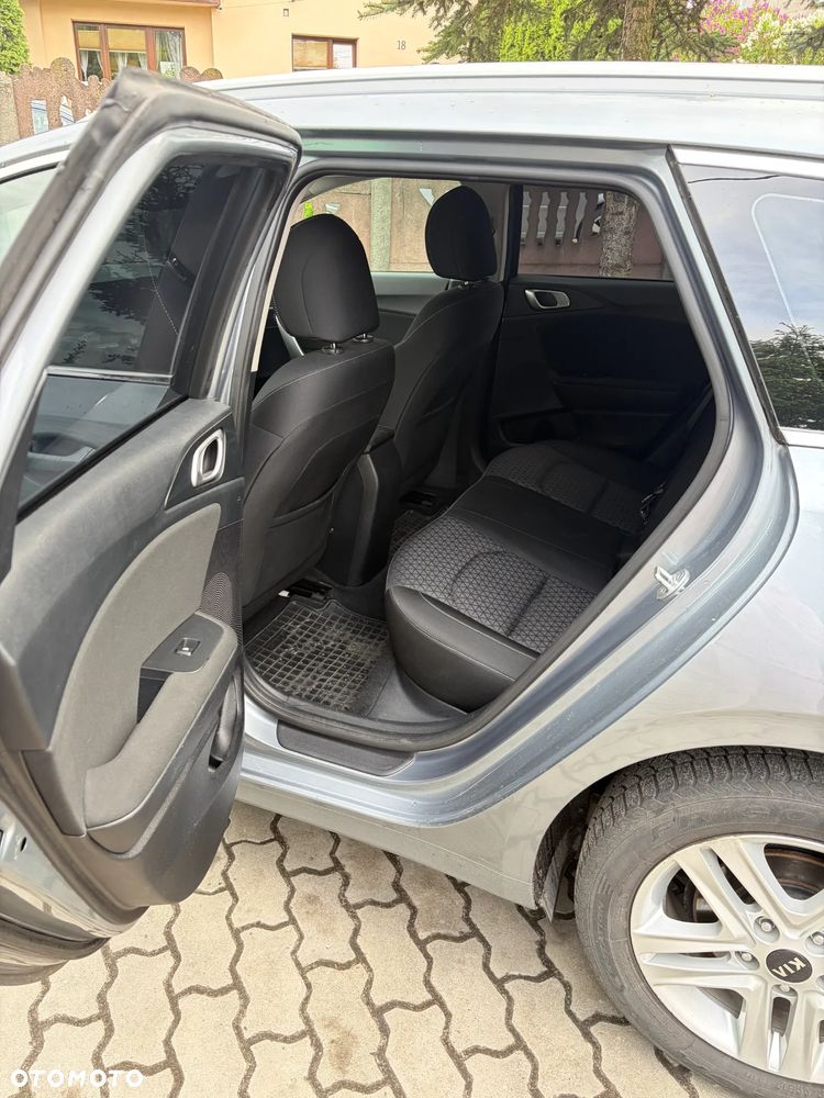 Kia Ceed 1.6 CRDi mHEV M - 9