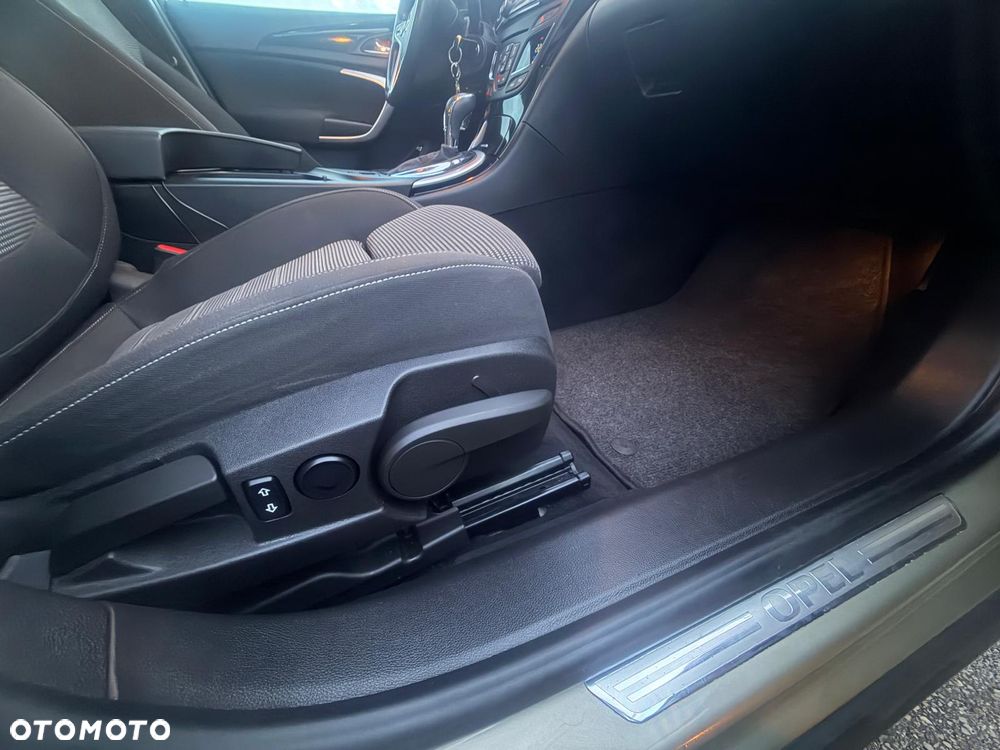 Opel Insignia - 19