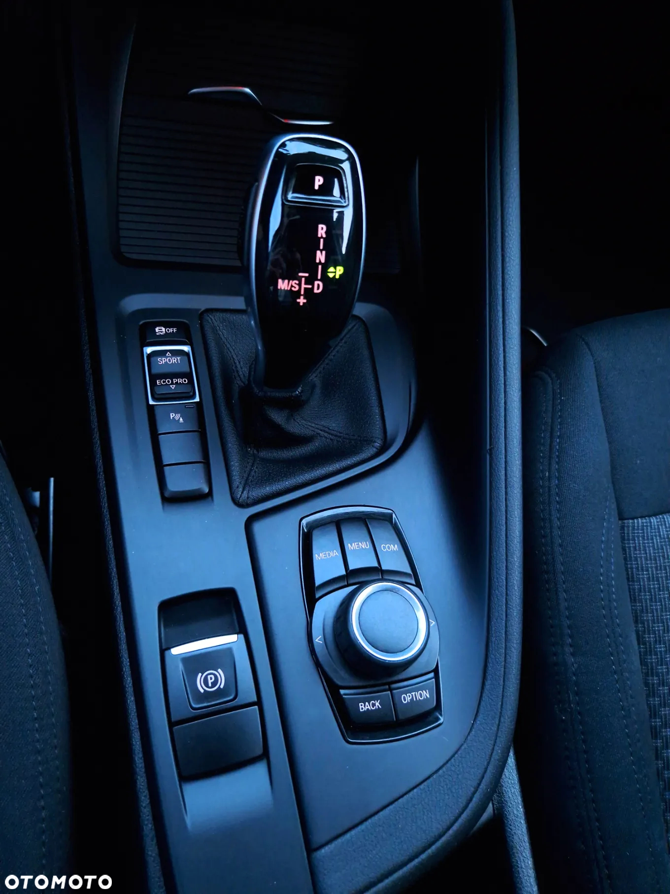 BMW X1 sDrive18i Advantage - 38